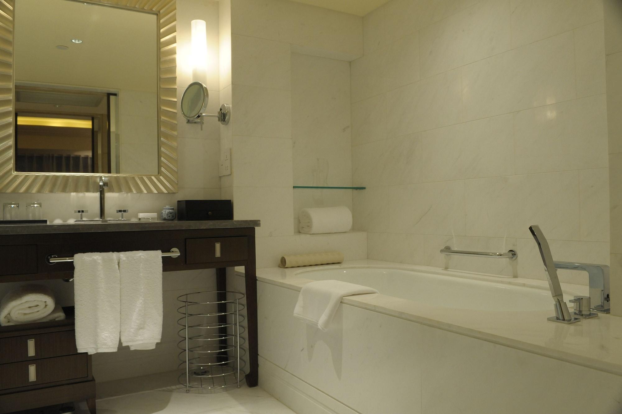 Tangla Hotel Beijing Exterior photo